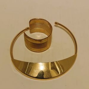 Bcbgmaxazria gold tone choker and cuff